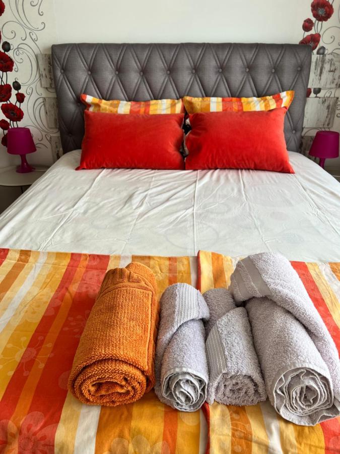 Orange Apartments 포마리 외부 사진